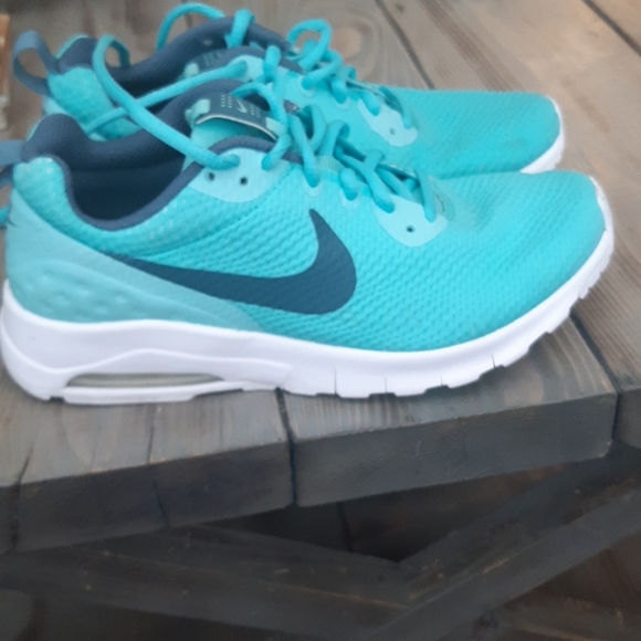 Nike runners - Picture 2 of 3